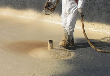 What are the benefits to spray foam roofing in Hollywood?
